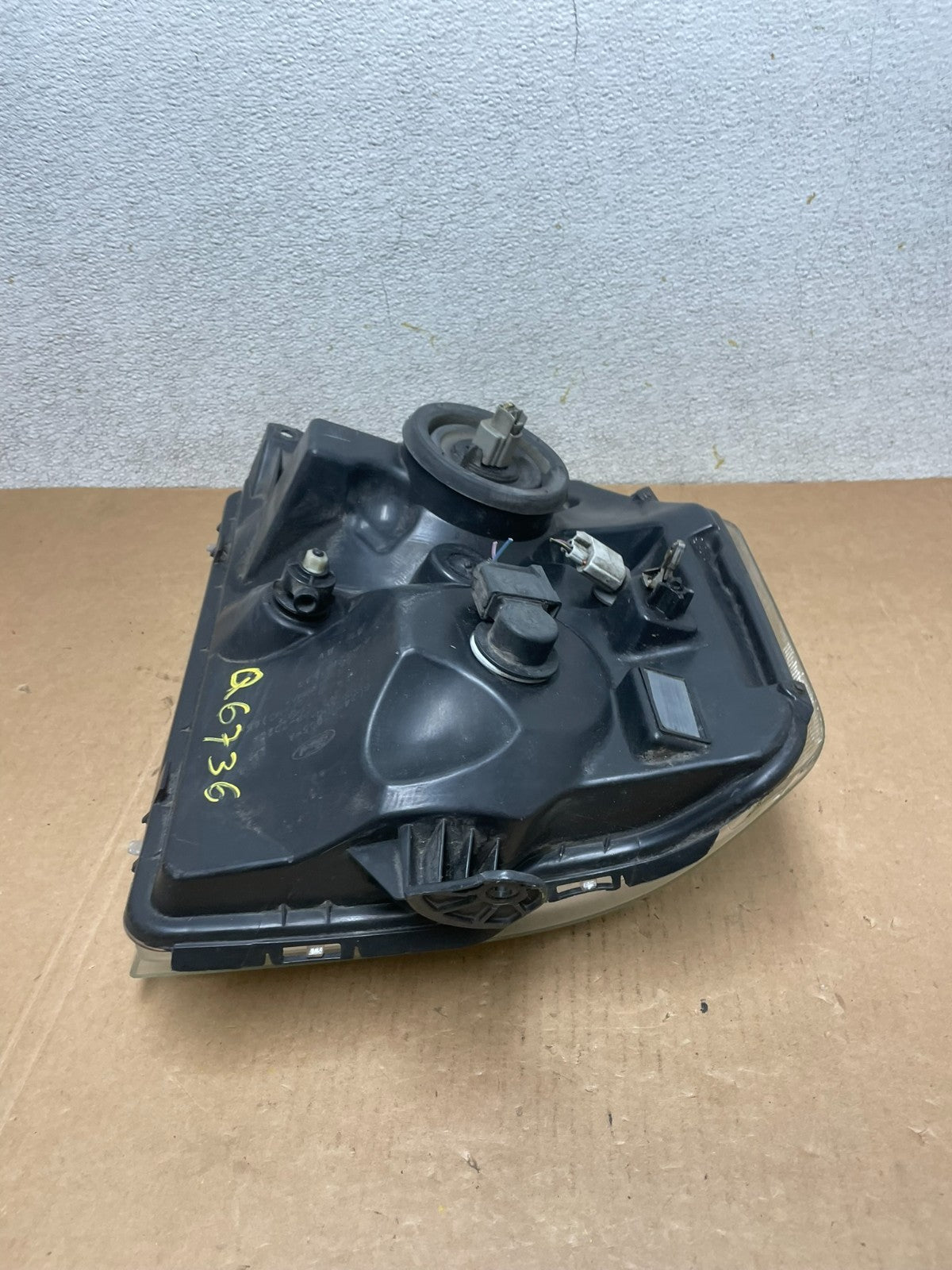 2008-2014 Ford Econoline E150 E250 E350 Left Driver LH Headlight OEM Q6736 DW13