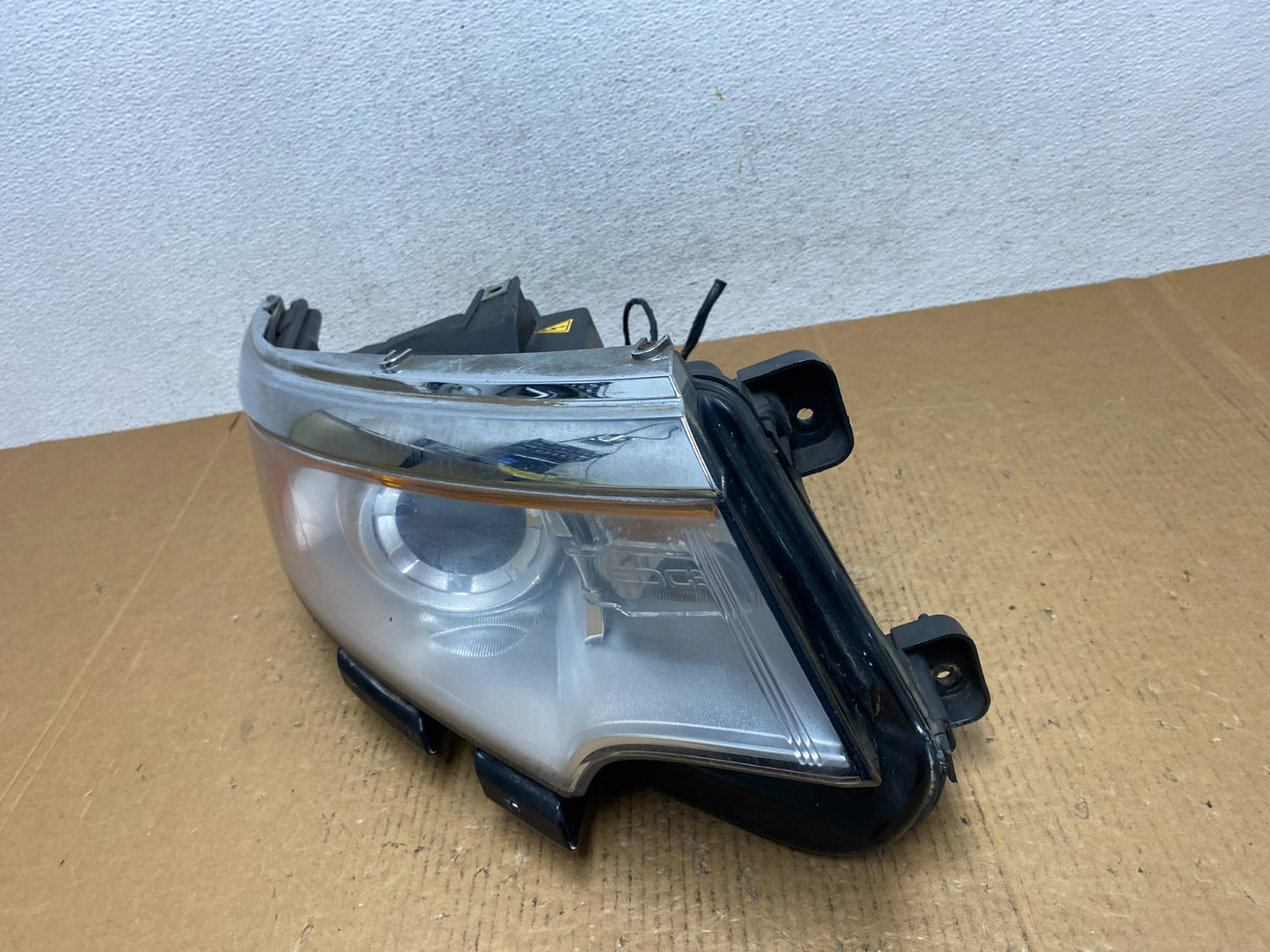 2011 to 2014 Ford Edge Front Right Passenger Headlight Xenon HID AE1420 DW1