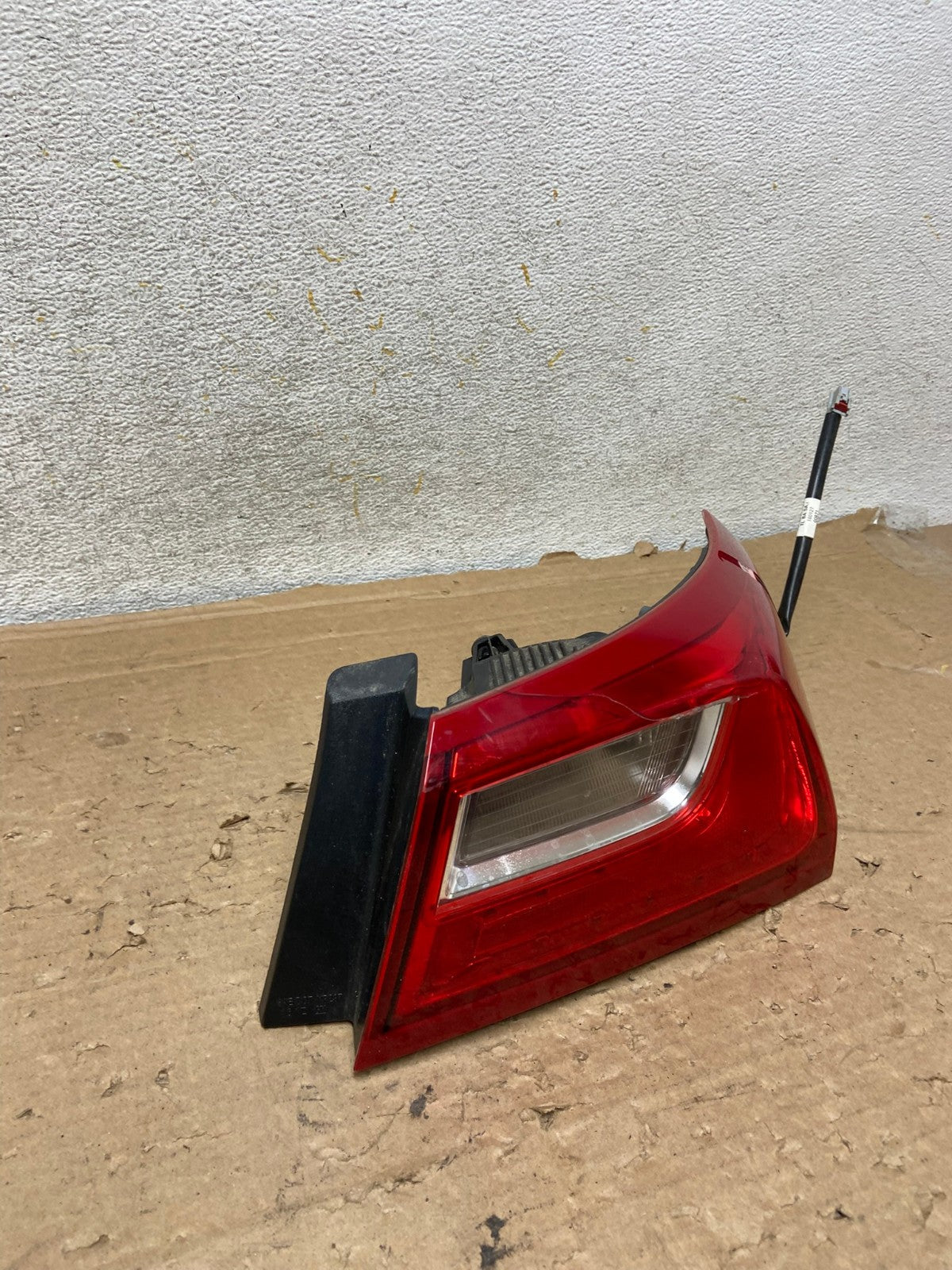 2016 - 2020 Chevrolet Malibu Right Passenger RH Side Tail Light AH9136 LK1