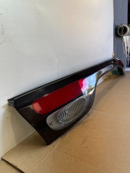 2000 to 2002 Ford Taurus Trunk Rear Center Lid Tail Light Panel ag7537 DG2