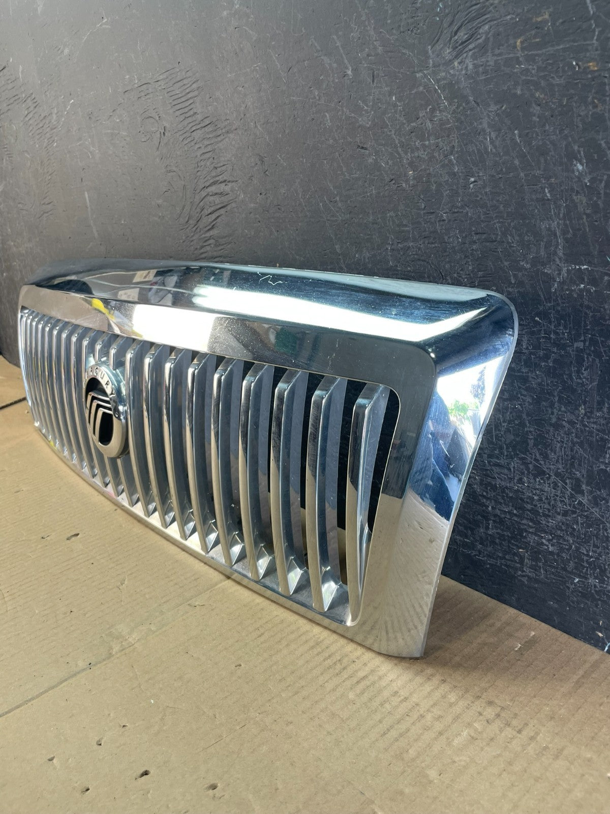 2006 to 2008 Mercury Grand Marquis Front Upper Grill Grille AE3710 DG1