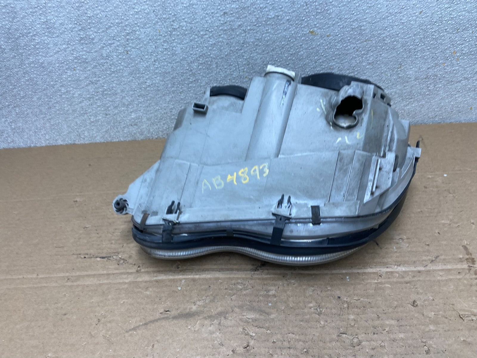 2005 to 2007 Mercedes-Benz C-Class Right Passenger Side Headlight AB4893 DW6