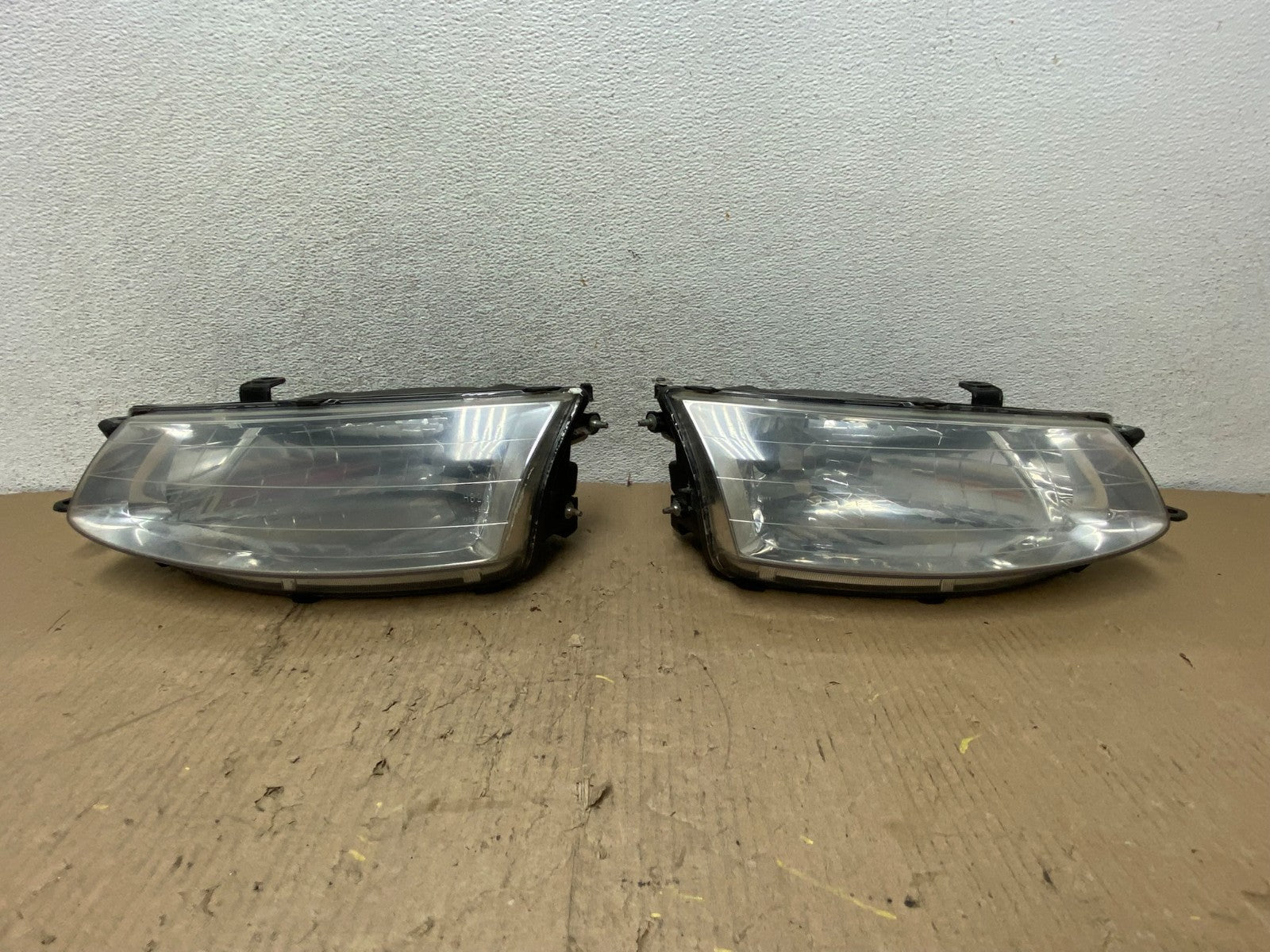 1999-2001 Toyota Solara Left+Right Halogen Headlights AG8078 DW0