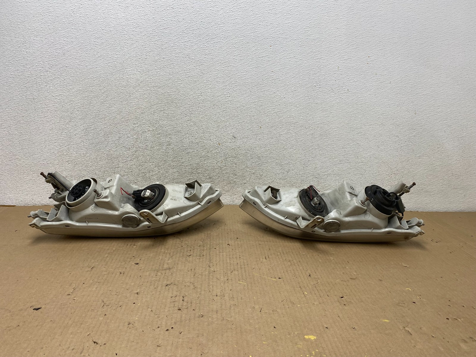 1997-2001 Lexus Es300 Left+Right Headlights Halogen AG8006 DW8