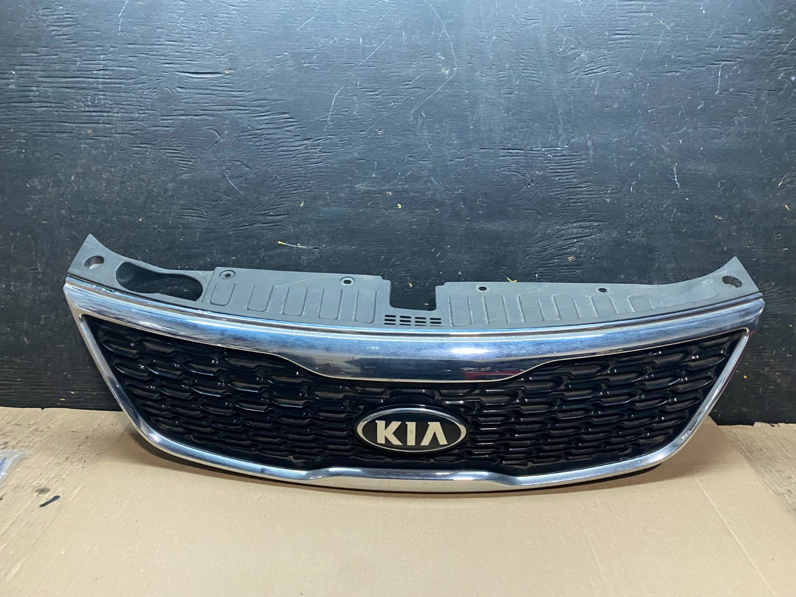 2014 2015 Kia Sorento Front Upper Grill Grille OEM X3616 DG0
