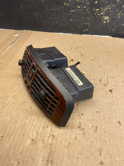 2004 to 2009 Cadillac SRX Front Center Dash A/C Air Vent AB2244 DG2