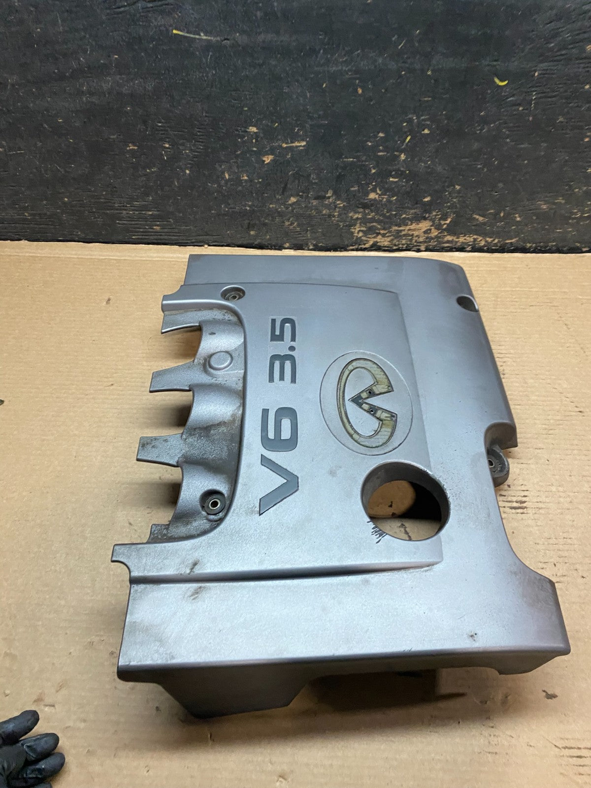 2002 to 2004 Infiniti i35 3.5L V6 Engine Motor Cover OEM V9327 DG3
