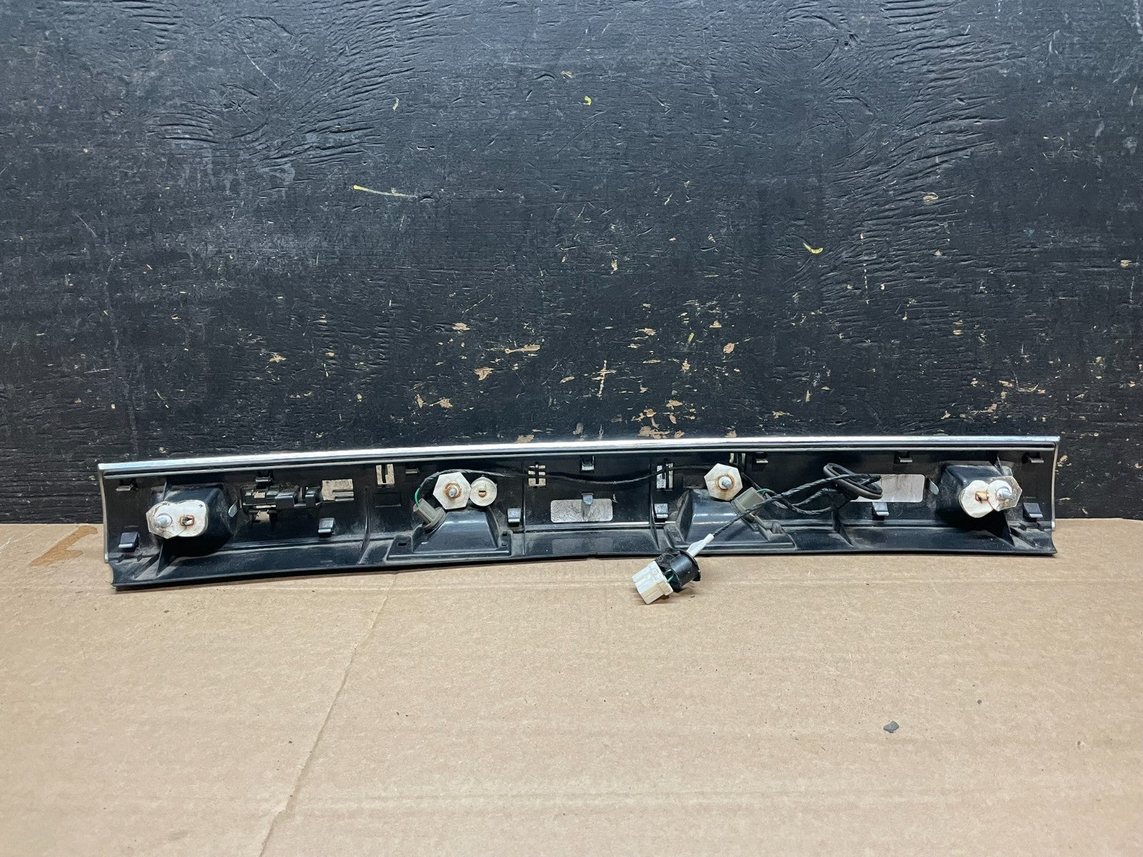 2011-2013 Dodge Durango Liftgate Tailgate Chrome Trim Molding Y9258 DG3