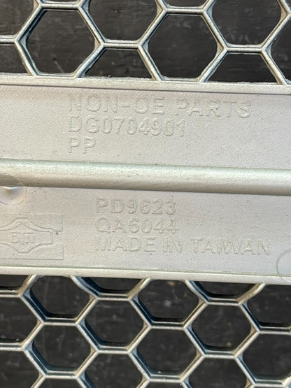 2002 to 2005 Dodge Ram 1500 Upper Front Grill Grille Aftermarket AC9754 DG7