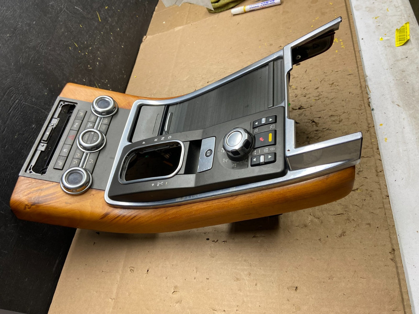 2010-2013 Land Rover Sport Center Climate Console Control Shifter Trim T8288 DG3