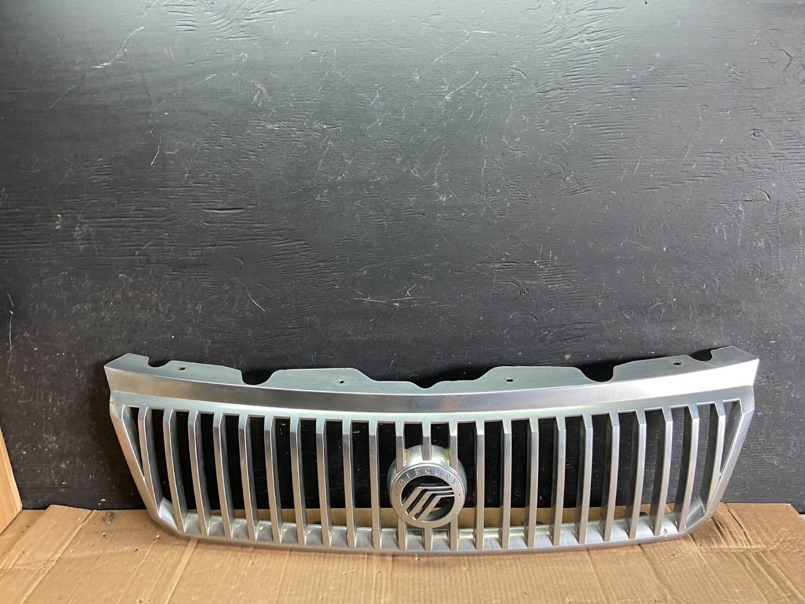 2002 to 2005 Mercury Mountaineer Front Upper Grill Grille Oem O3059 DG0