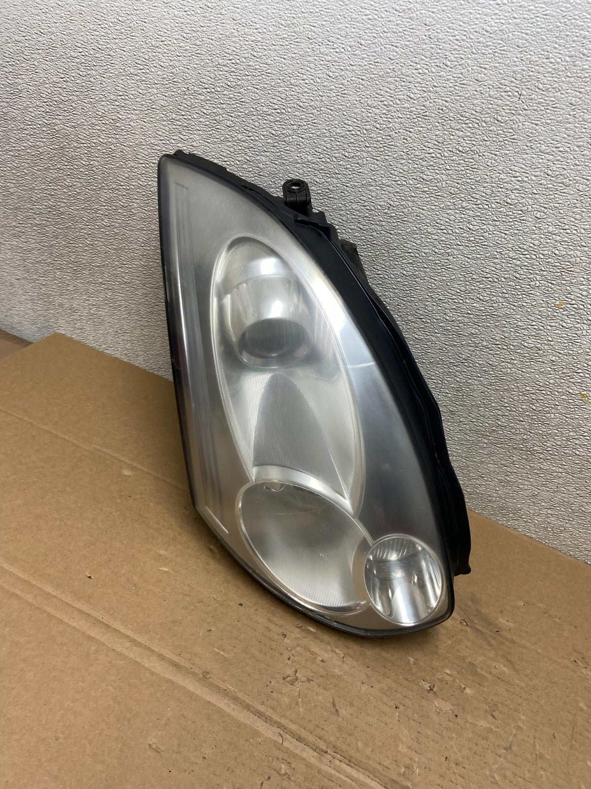 2003-2005 Infiniti G35 Coupe Headlight Right Passenger Xenon HID OEM ab4481 DG0