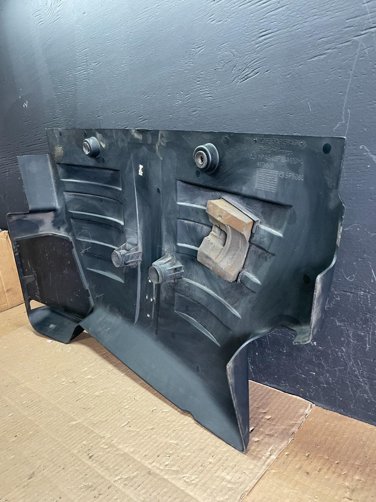 2004 Lincoln Aviator Engine Plastic Trim Motor Cover AB7802 DG6