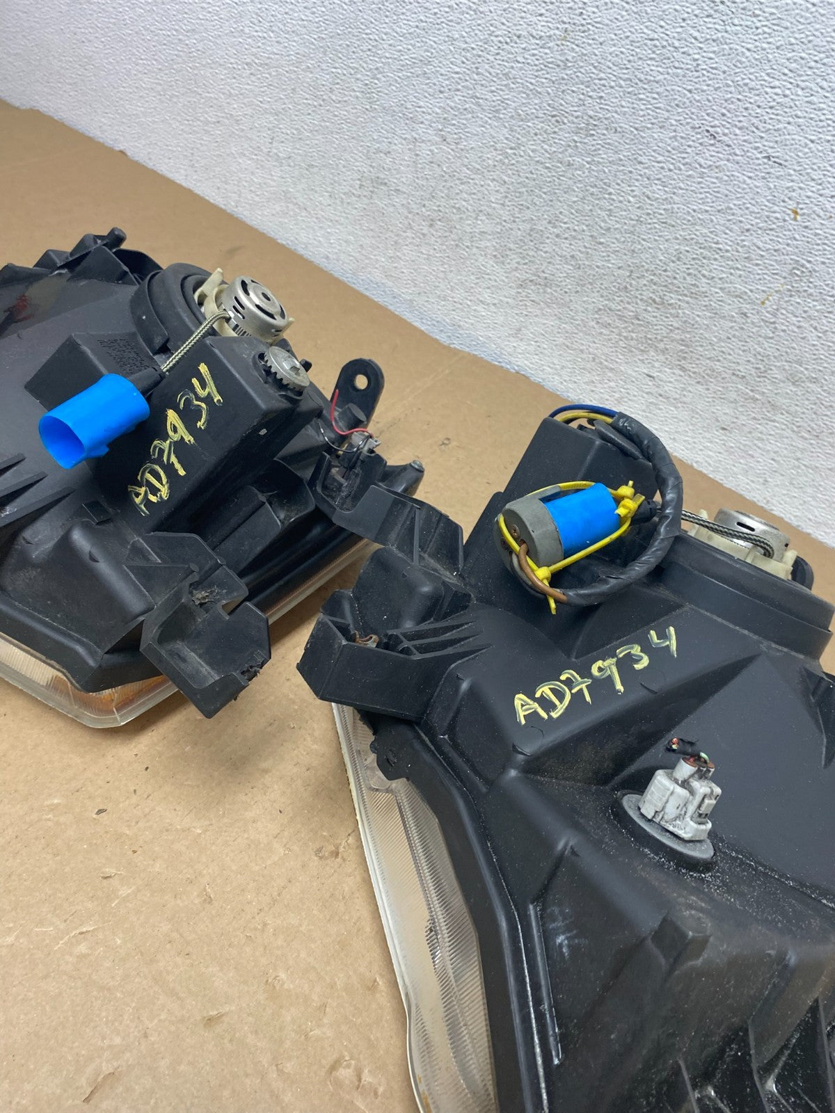 2005-2015 Nissan Xterra Driver Left+Right Side Set Headlights AD7934 DW13