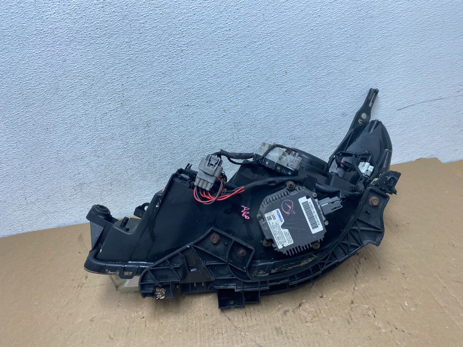 2009 - 2013 Subaru Forester Right Passenger Side Xenon Headlight AD8036 DW6
