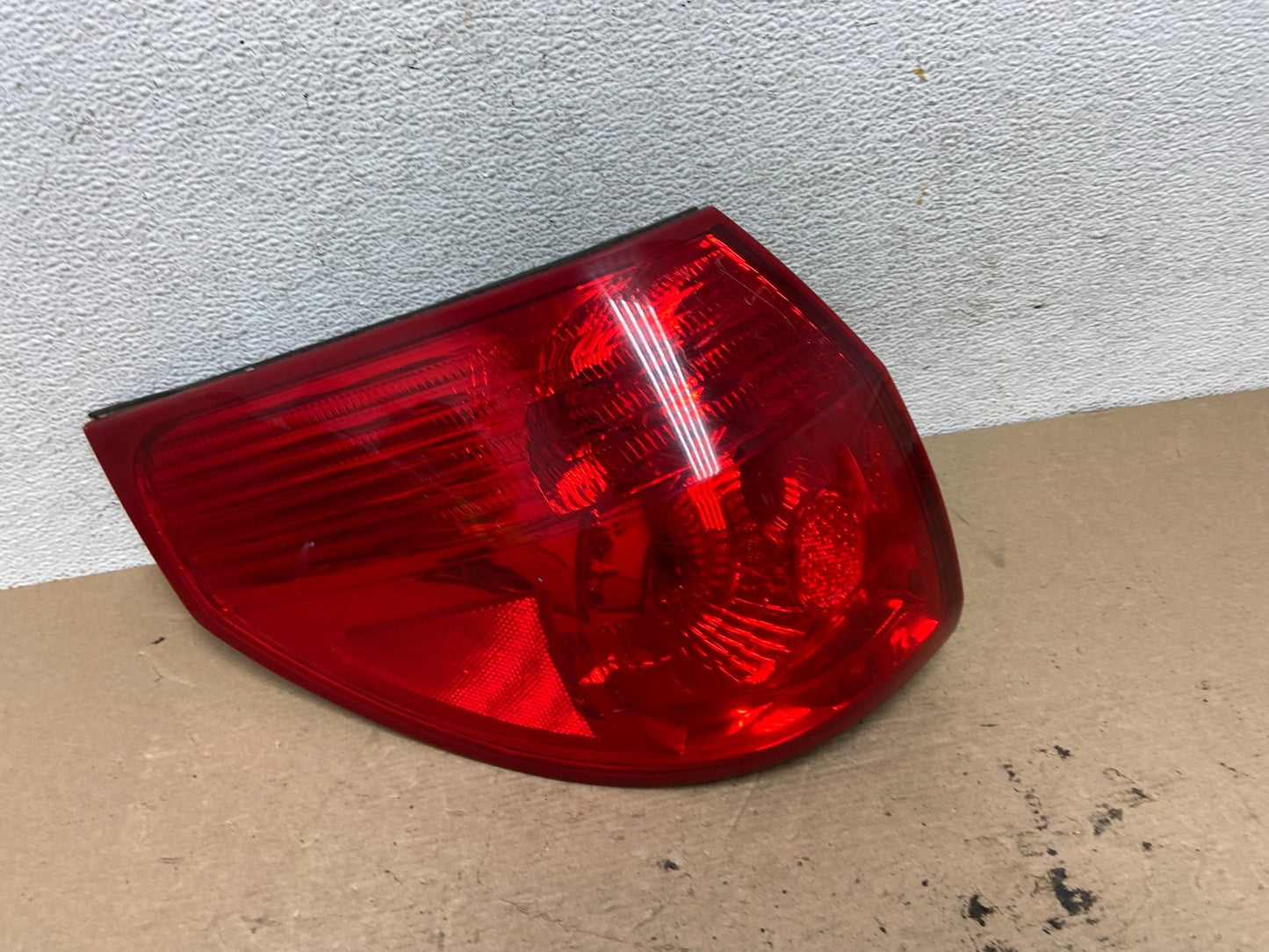 2006 to 2010 Toyota Sienna Left Driver LH Side Tail Light AF5002 LK0
