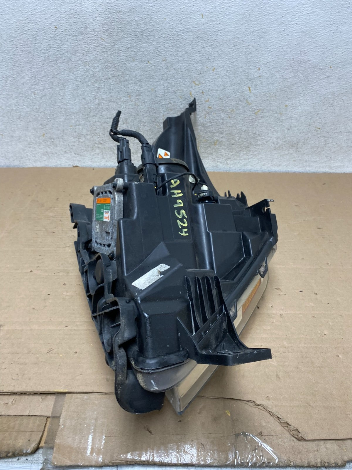 2011 to 2015 Ford Explorer Left Driver LH Xenon Headlight AH9524 DW7