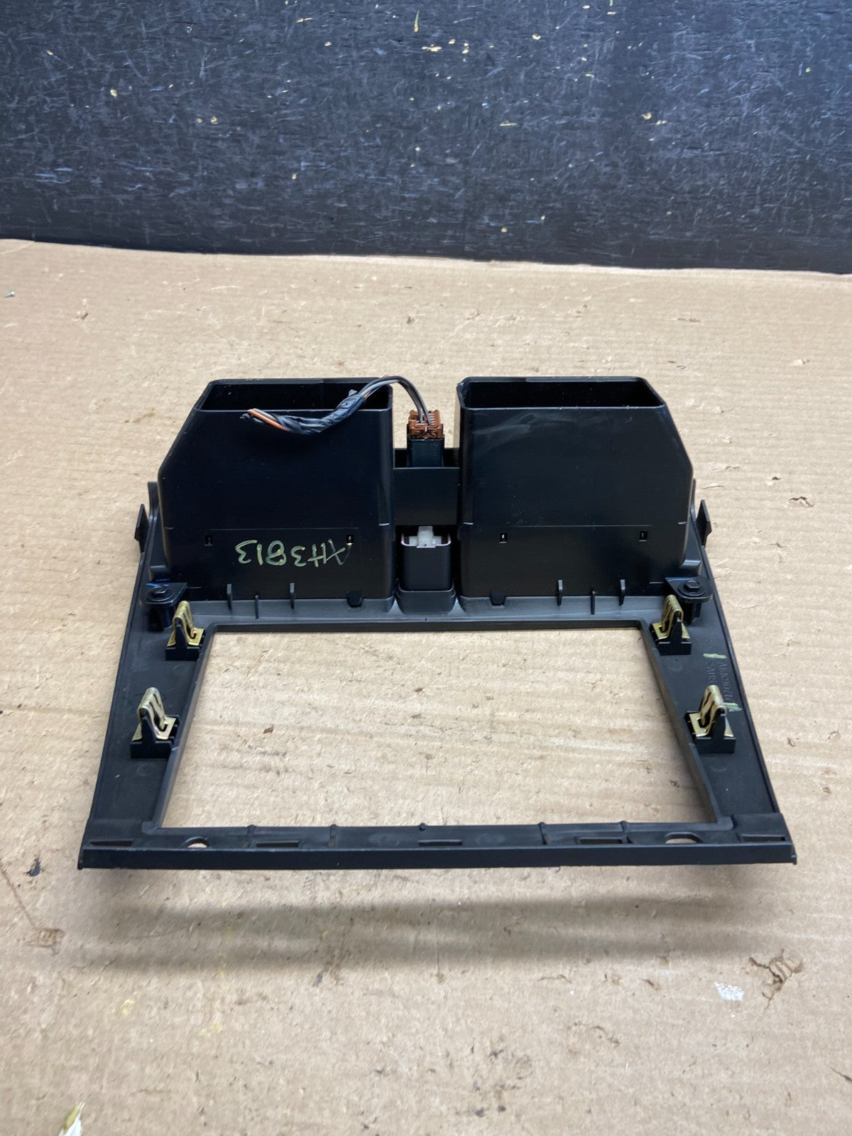 2007-2009 Suzuki XL7 XL-7 Center Radio Dash Trim Air Vent Bezel AH3813 DG4