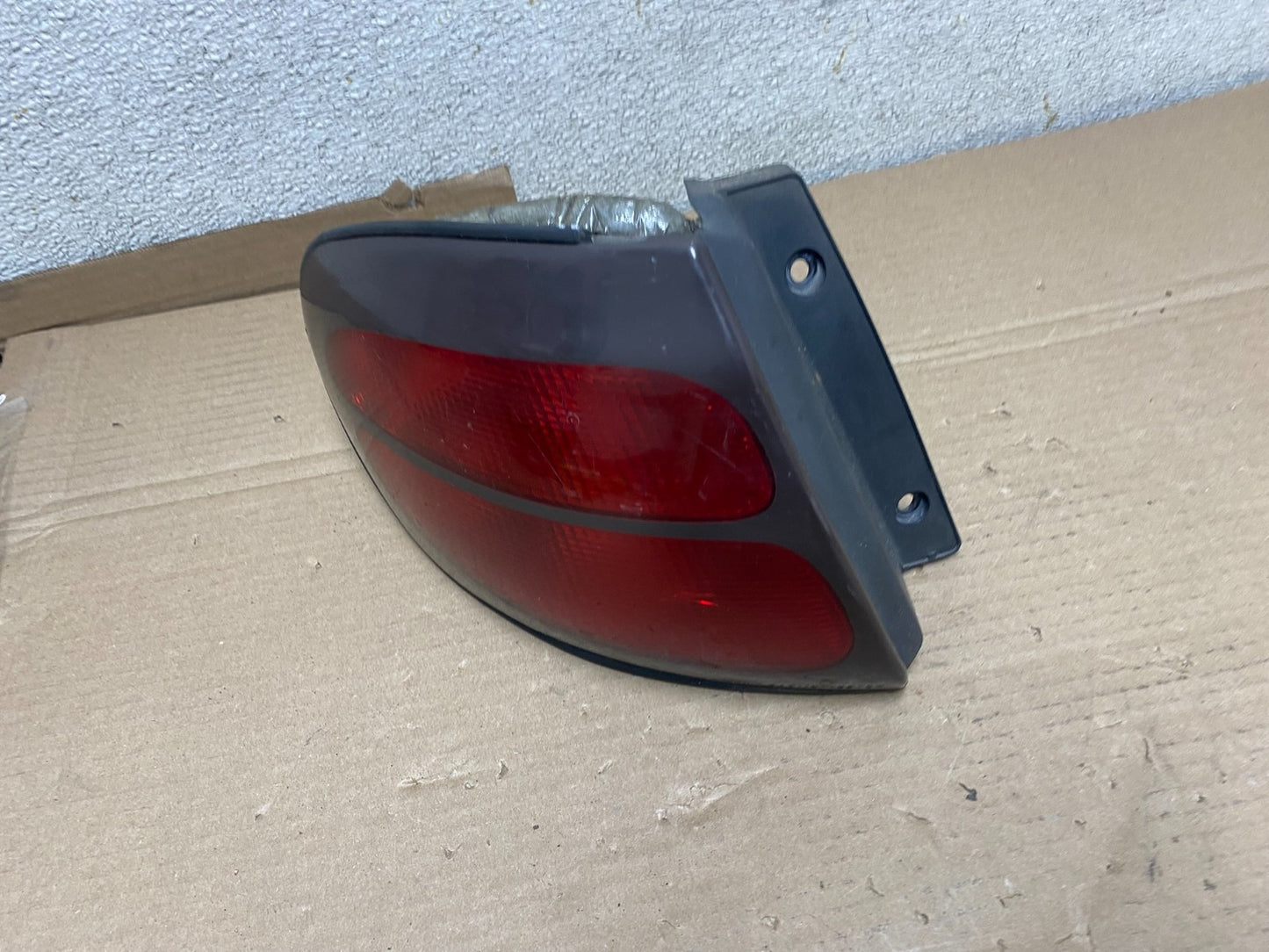 1998 - 1999 Ford Taurus Wagon Sedan Left Driver Side Tail Light U0746 DW1