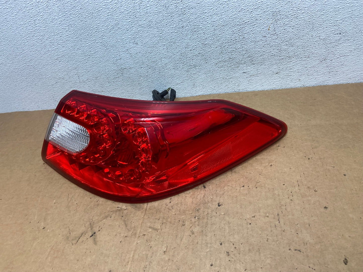 2011 2012 2013 Infiniti M37 M56 Right Passenger RH Tail Light AD4784 LK1