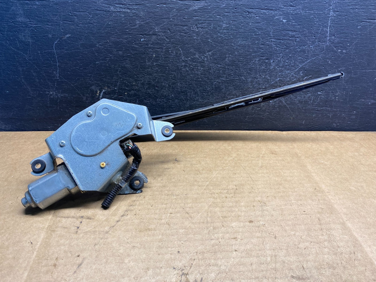 2009 to 2014 Nissan Cube Rear Wiper Motor AD75565