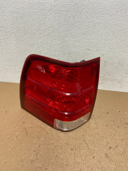 2003 2004 2005 2006 Ford Expedition Left Driver Lh Tail light AD8142 LK0