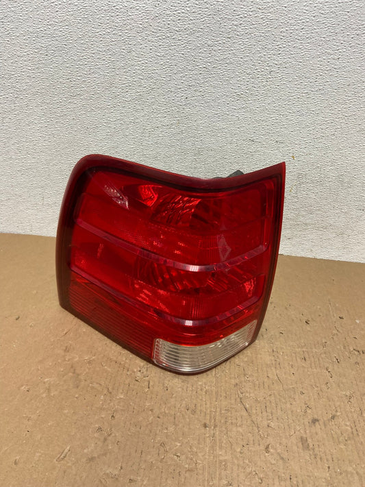 2003 2004 2005 2006 Ford Expedition Left Driver Lh Tail light AD8142 LK0