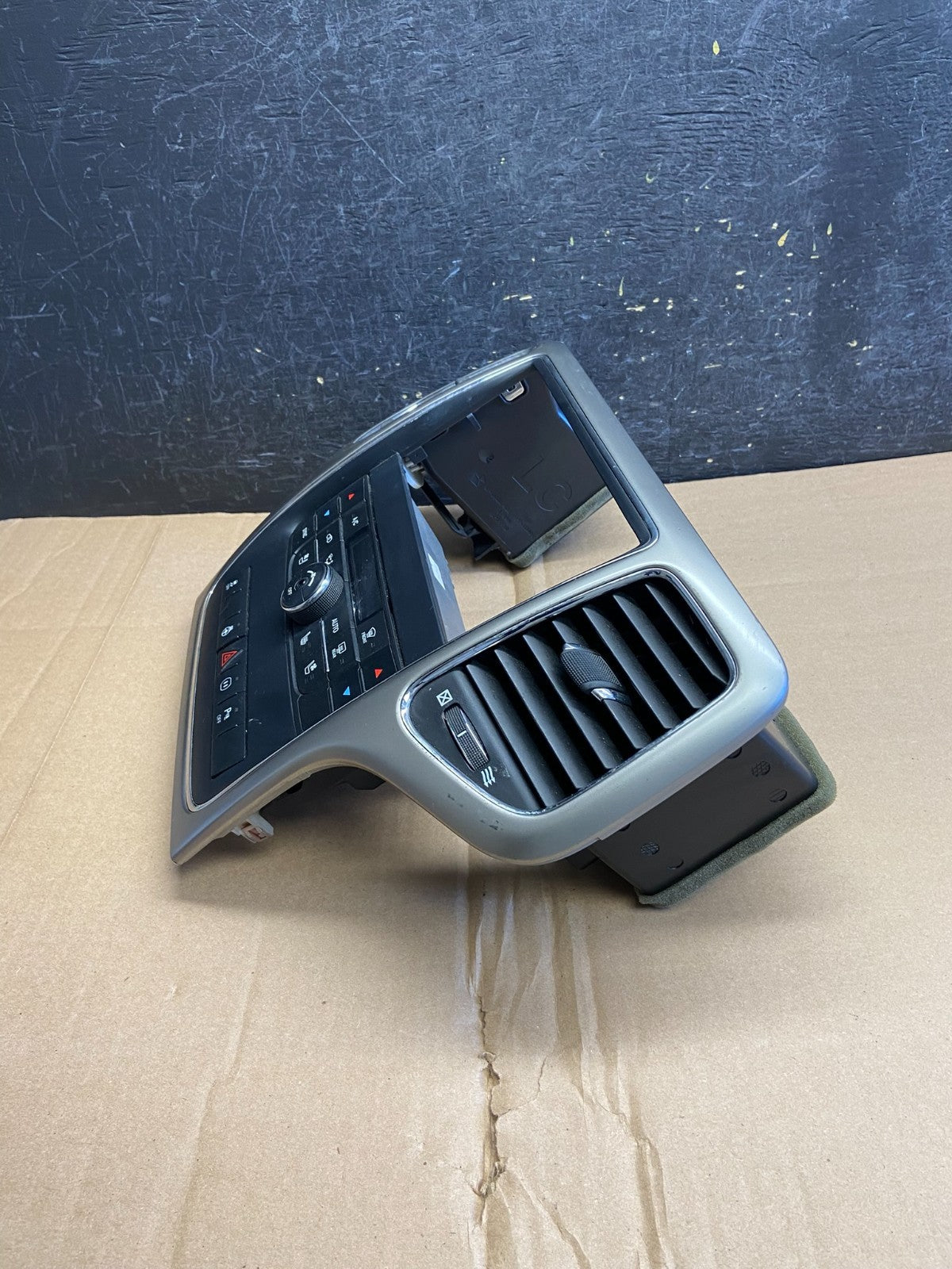 2011-2013 Jeep Grand Cherokee Center Radio Climate Control Bezel Vent AI5937 DG2