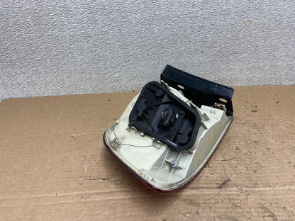 2004-2007 Volkswagen Touareg Right Passenger Side Rh Tail Light Oem AB4969 LK4