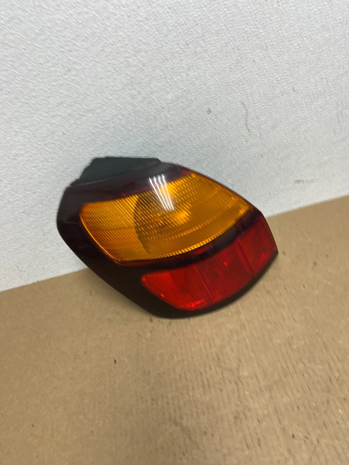 2001 to 2004 Subaru Legacy Outback Left Driver LH Tail Light AC1140 DW2