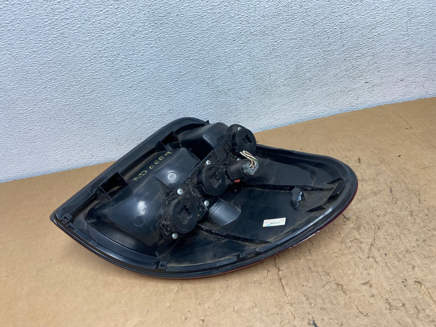 2001 2003 Dodge Grand Caravan Left Driver Lh Tail Light AD0669 LK4