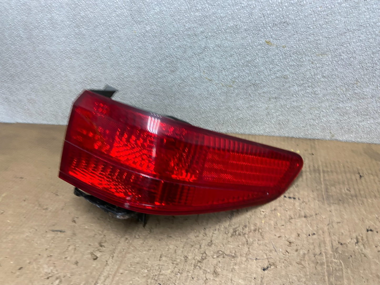 2005 Honda Accord Right Passenger Rh Side Tail Light Oem AA8334 LK1