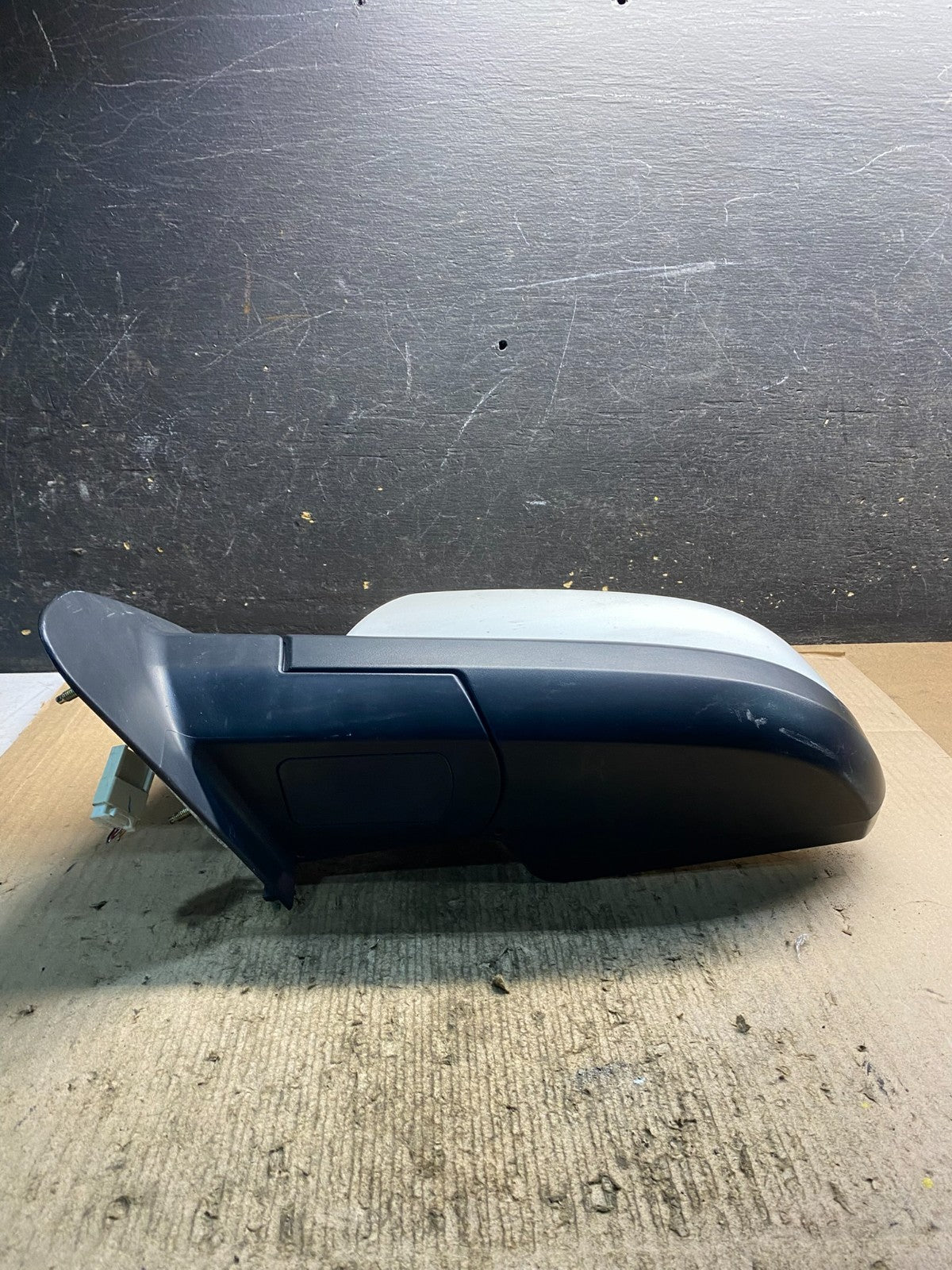 2008-2010 Toyota Sequoia Left Driver Turn Sgn  View Door Mirror OEM Z2514 MS3