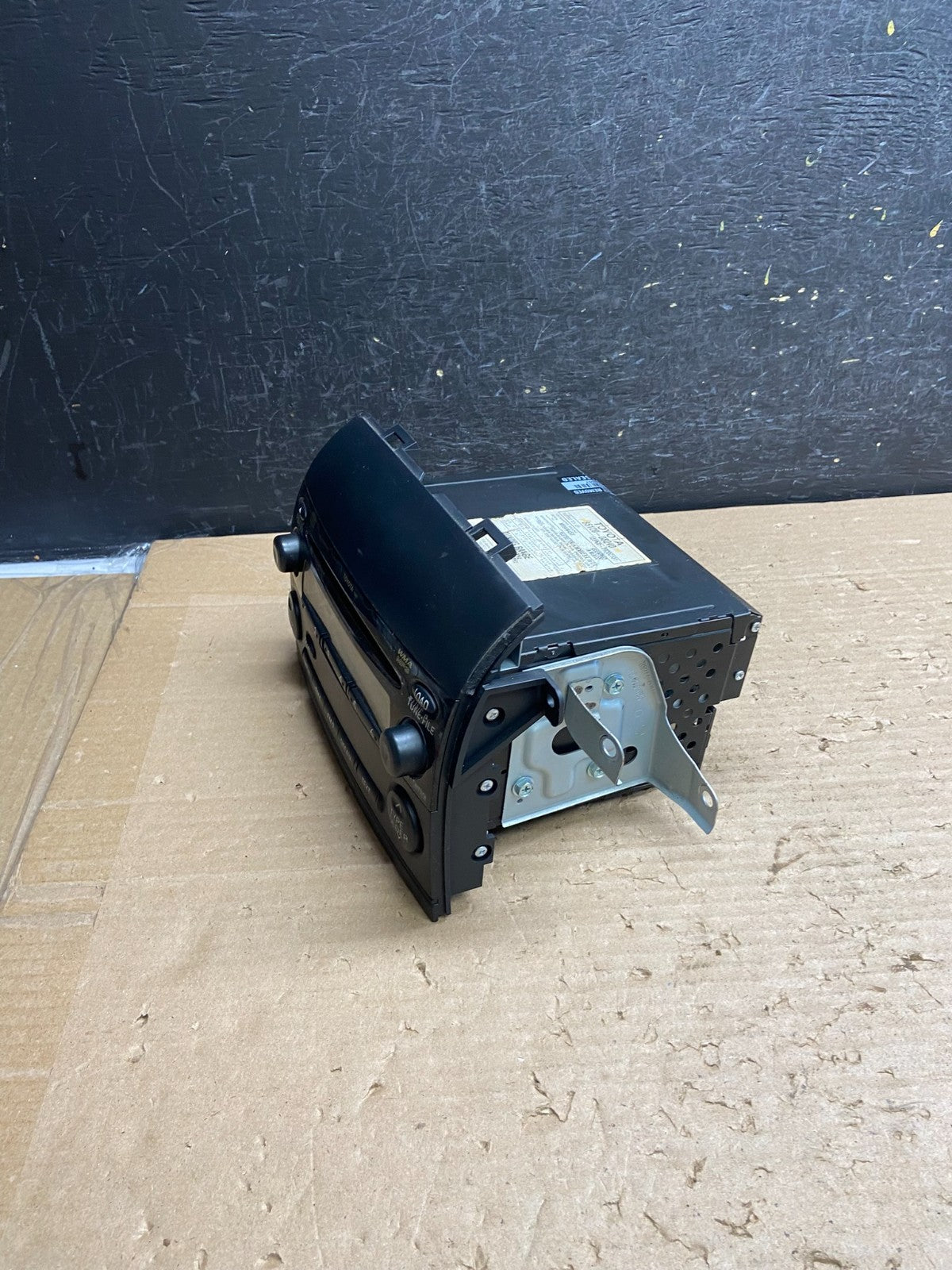 2004 to 2010 Toyota Sienna AM FM CD WMA Mp3 Radio Receiver AG8522 DG3