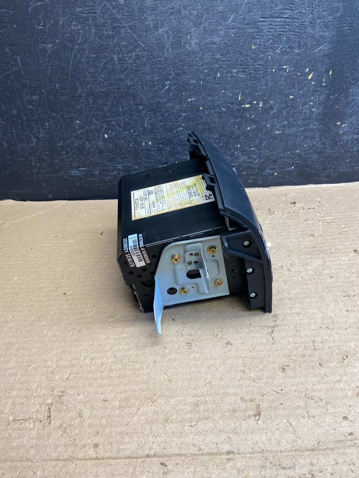 2004 to 2010 Toyota Sienna AM FM CD WMA Mp3 Radio Receiver AH5126 DG1