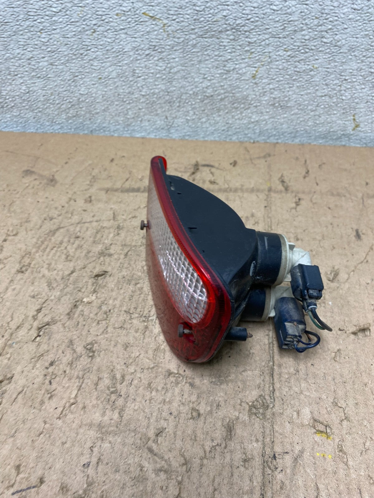 2004-2005 Land Rover Freelander Lower Right Passenger Bumper Tail Light S5266 DG1