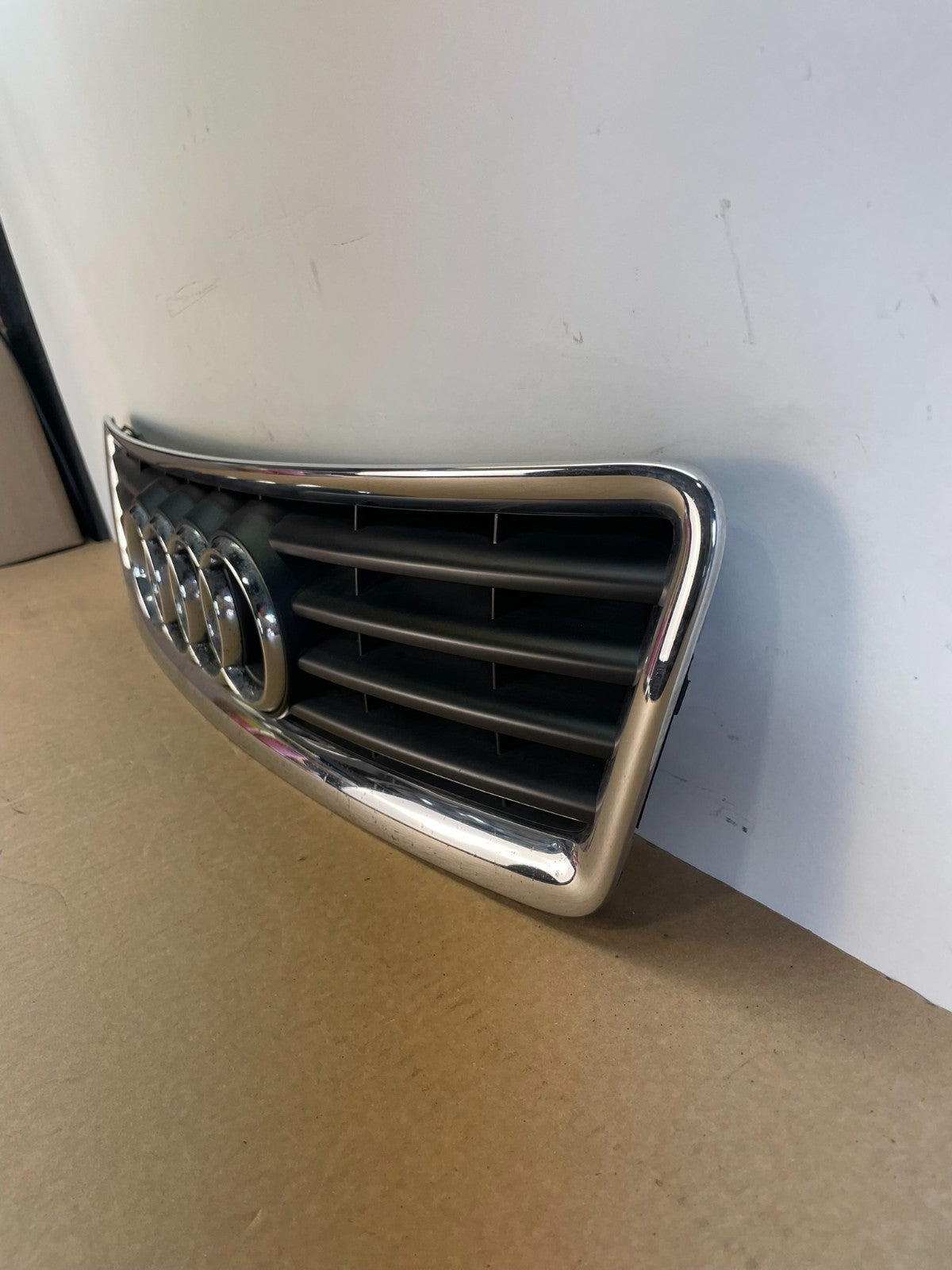 2002 2003 2004 Audi A6 Front Upper Grill Grille ag9802 DG1