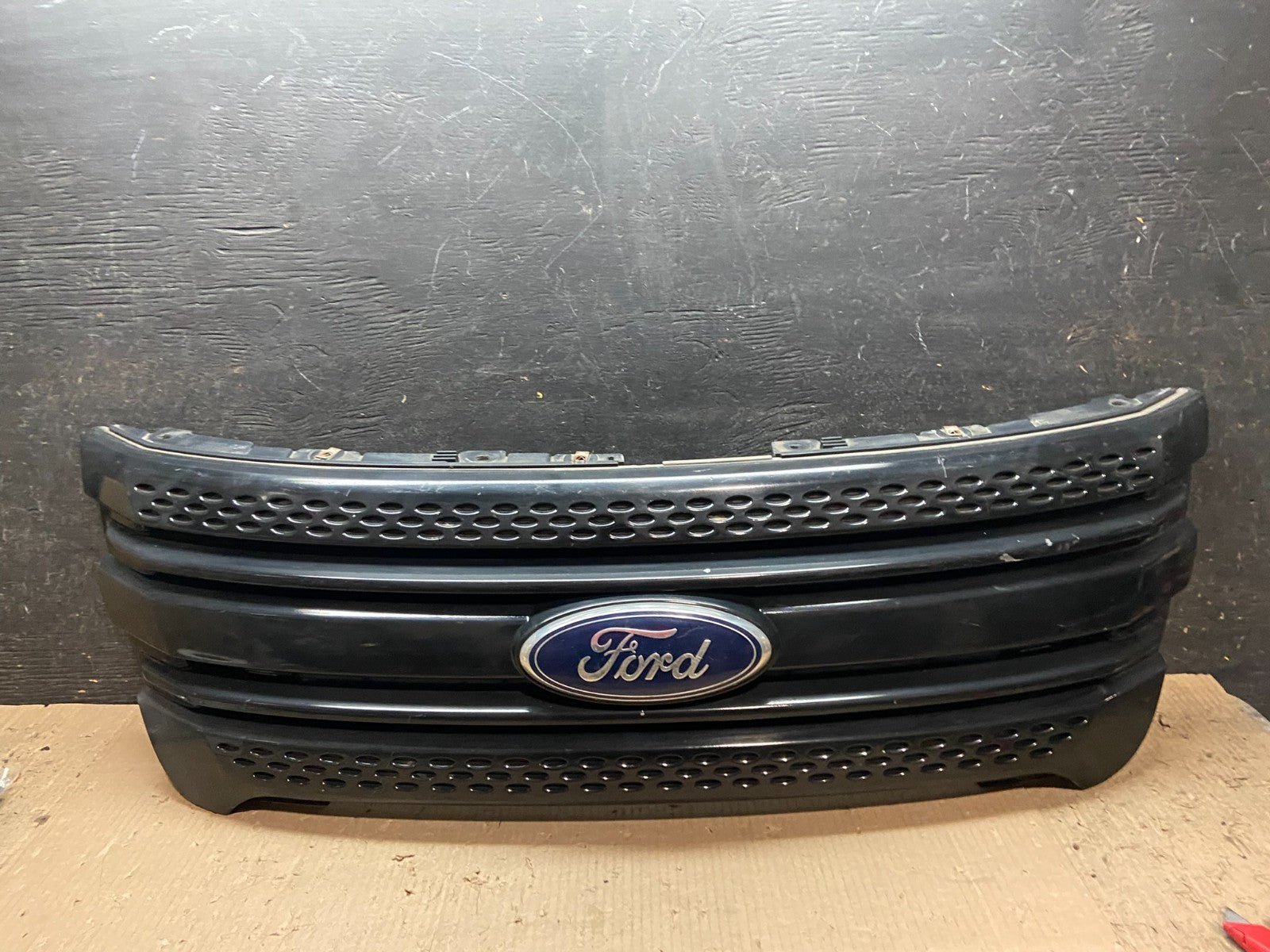 2011 to 2015 Ford Explorer Upper Front Grill Grille Oem W5732 DG0