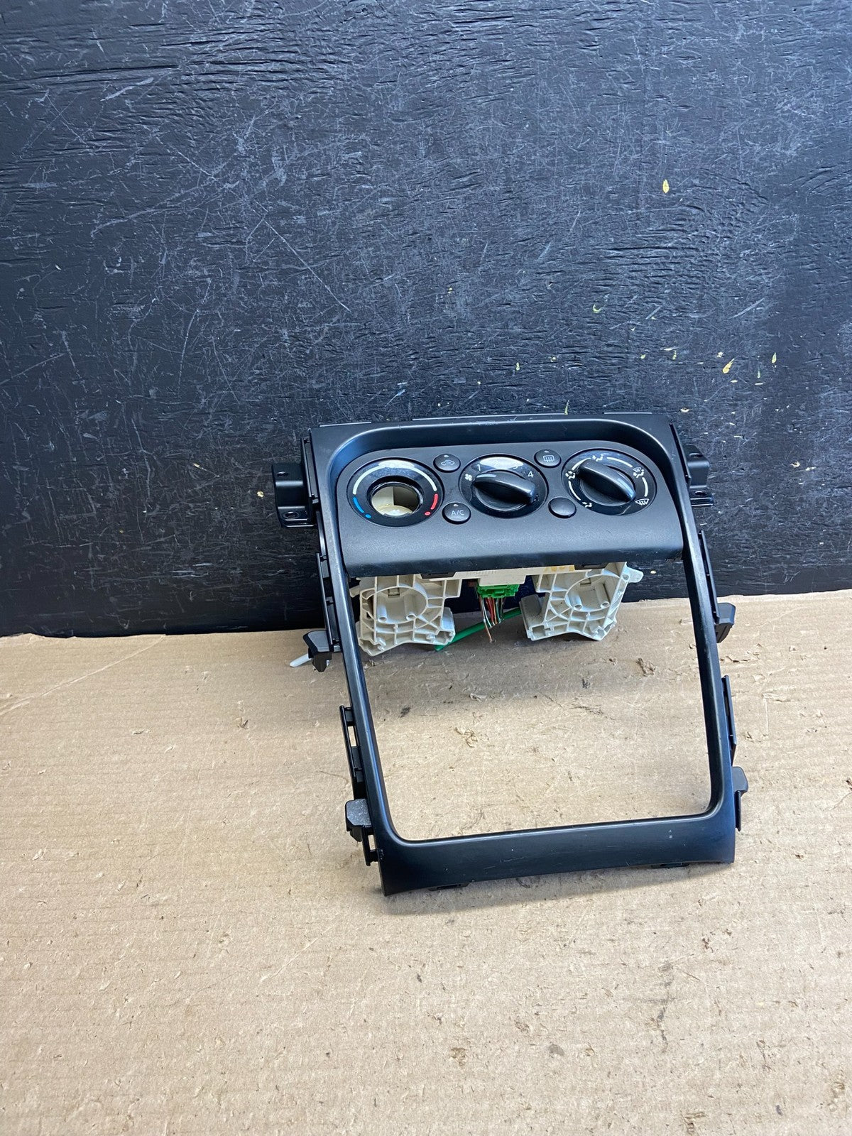 2007 to 2013 Suzuki Sx4 Radio Bezel Climate Control Trim AH5151 DG0