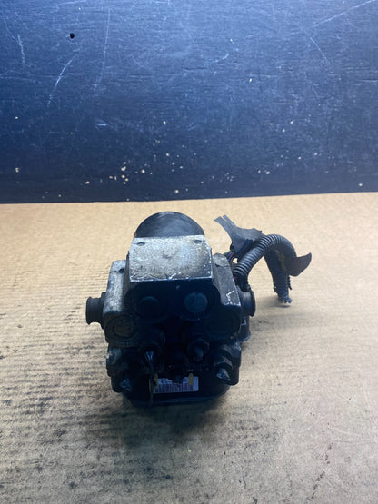 2004-07 Chevrolet Express ABS Pump Control OEM 13567136 Module AA1771  DG3