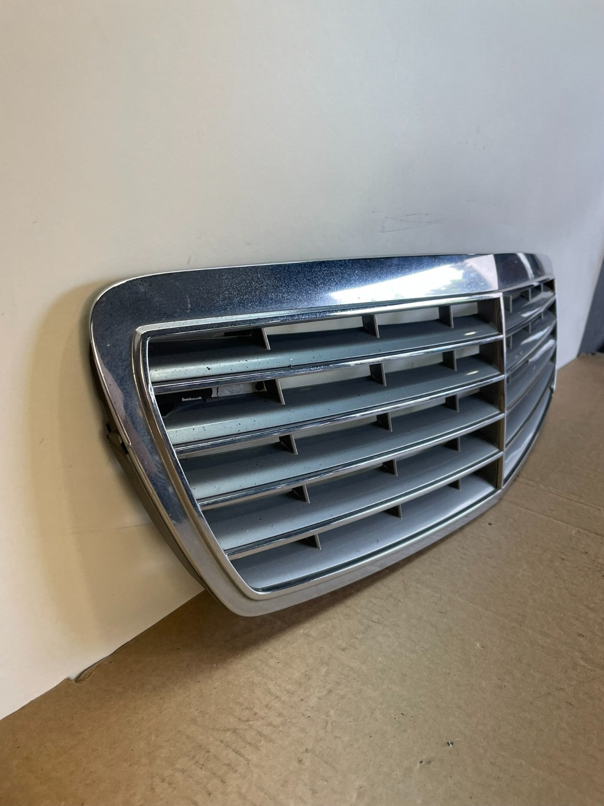 2003 to 2006 Mercedes Benz E-Class Front Upper Grill Grille AG9792 DG2