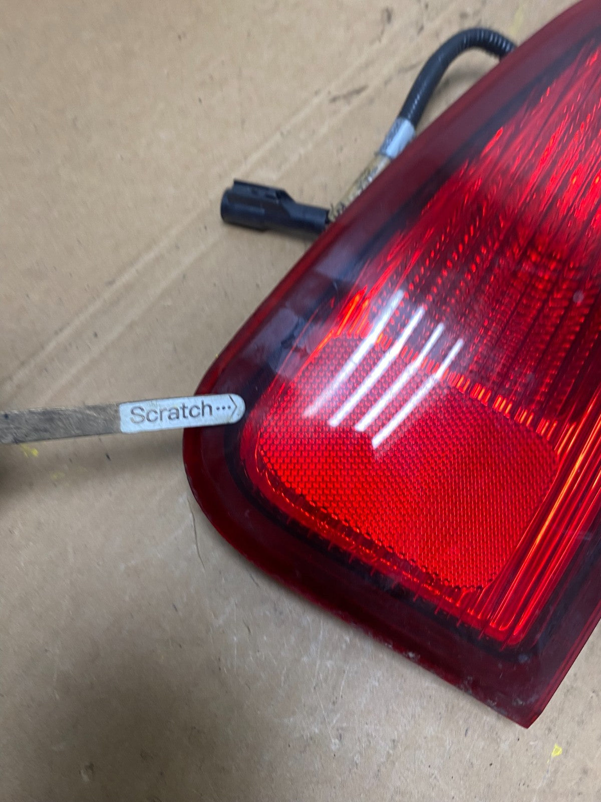 2003-2006 Lincoln Navigator Right Passenger RH Inner Tail Light OEM Q7460 DW4