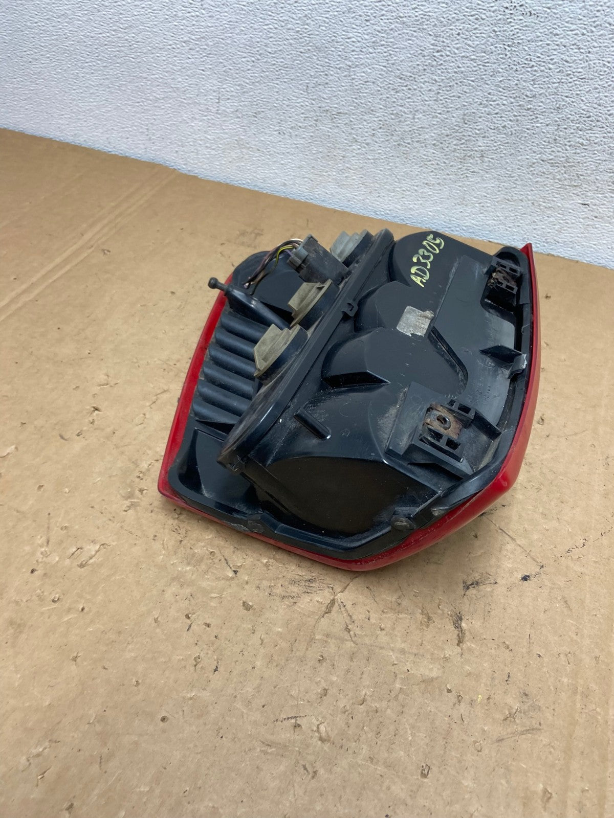 1999-2004 Jeep Grand Cherokee WJ Right Passenger Rh Tail Light AD3305 LK6