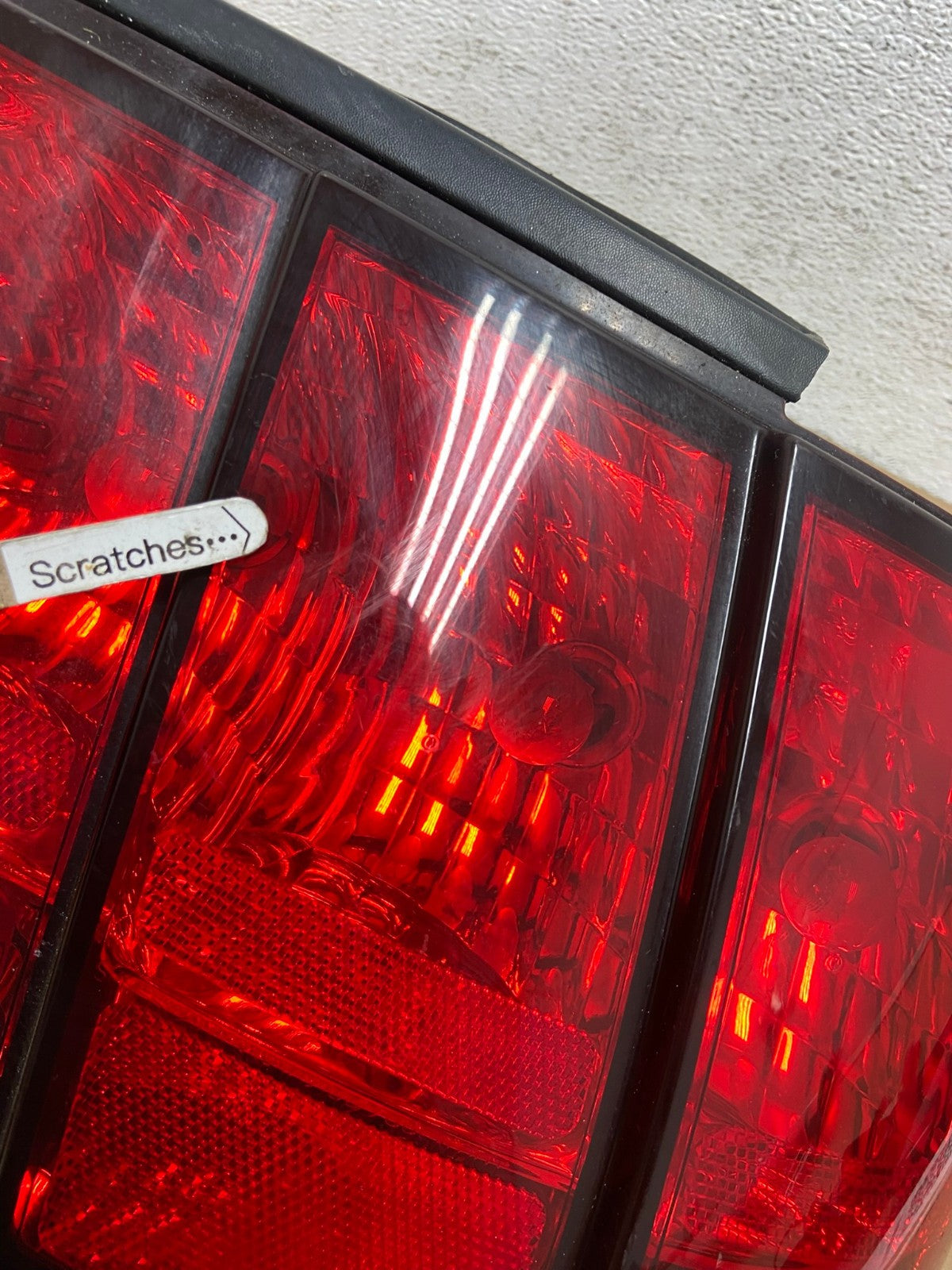 1999-2004 Ford Mustang Right Passenger Rh Side Tail Light AD4177 LK3