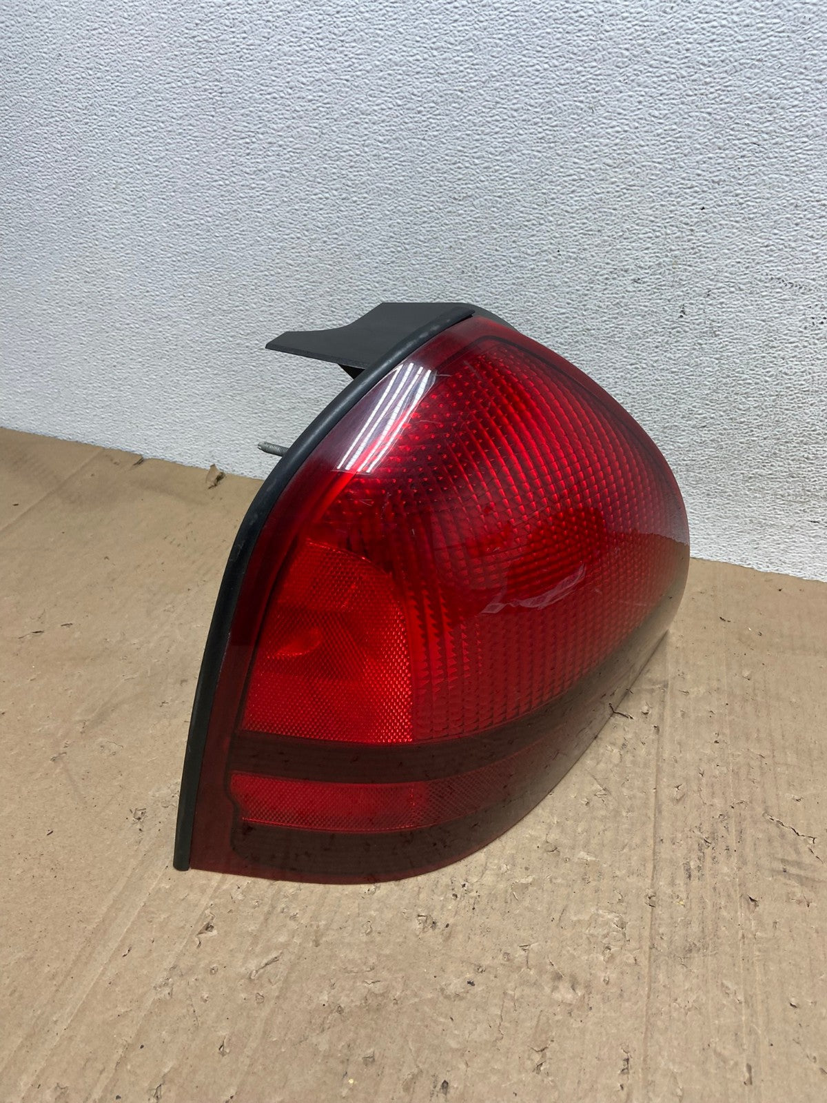 2003-2011 Mercury Grand Marquis Left Driver Lh Side Tail Light AE9348 LK2