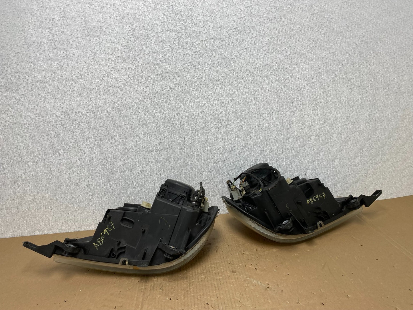 2002 - 2005 Mercedes ML ML350 ML500 Left+Right Side Halogen Headlights AB6987 DW8