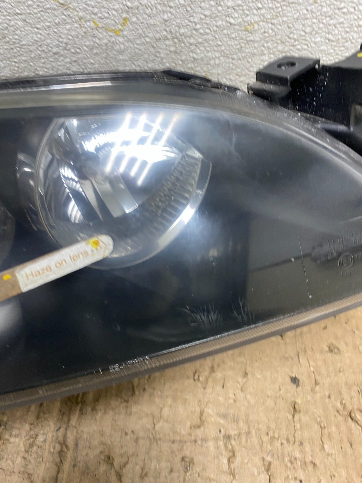 2004 to 2009 Mazda 3 Sedan Right Passenger Rh Side Headlight W7921 DW8