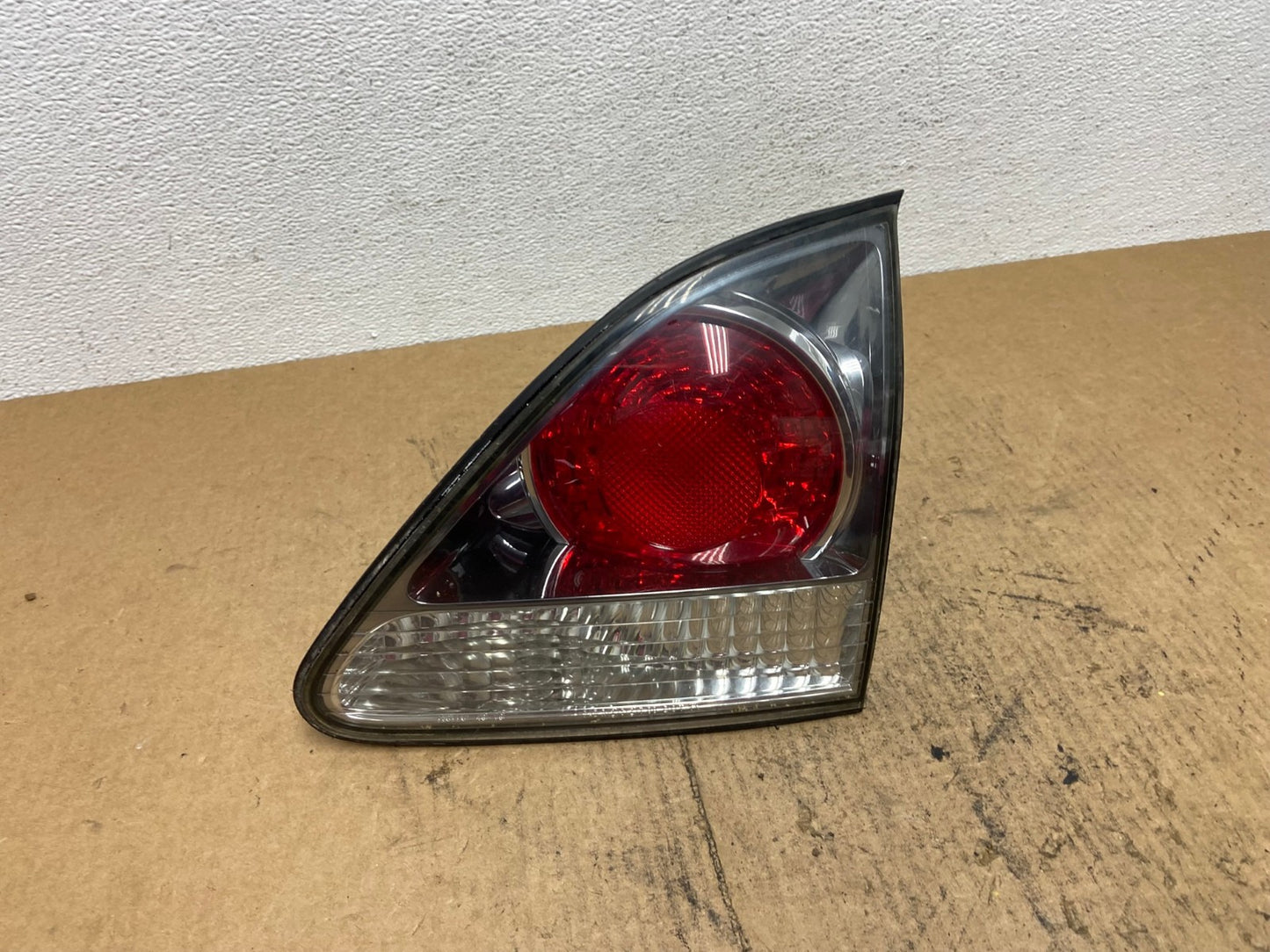 2000-2003 Lexus RX300 Right Passenger Side Rear Inner Tail Light Oem AC3693 LK0