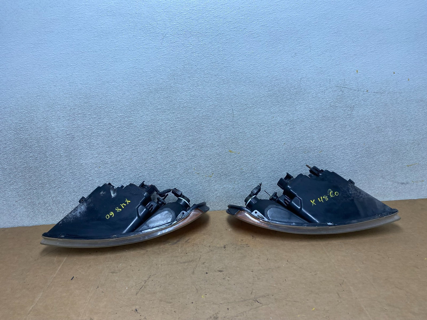 2001 to 2002 Chrysler Sebring Left+Right Side Headlights Oem X4860 DW13