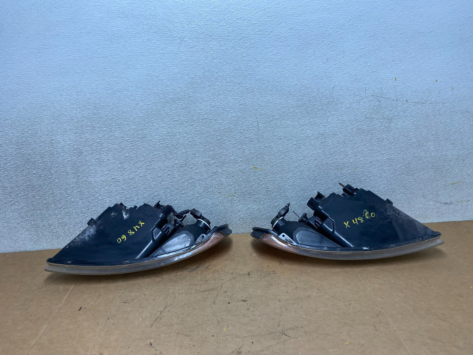 2001 to 2002 Chrysler Sebring Left+Right Side Headlights Oem X4860 DW13